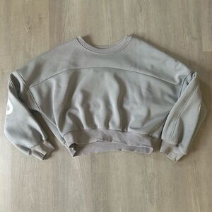 Cleo Harper Light Gray Oversized Sweatshirt